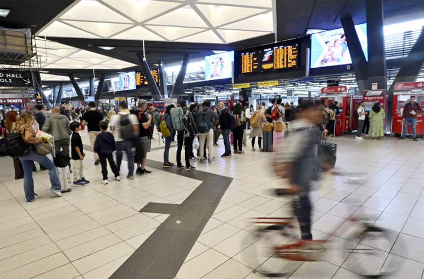 Sciopero treni, ritardi e cancellazioni a Napoli