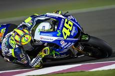 MotoGp: Rossi gioca a calcio con Cafù