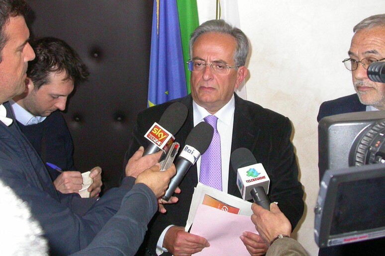 -     RIPRODUZIONE RISERVATA
