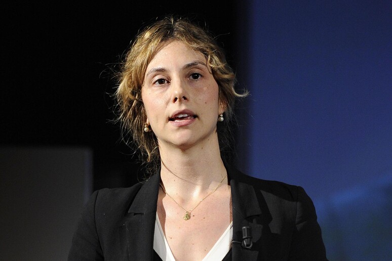 - RIPRODUZIONE RISERVATA