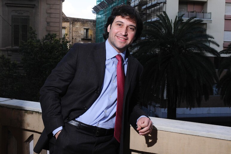 - RIPRODUZIONE RISERVATA