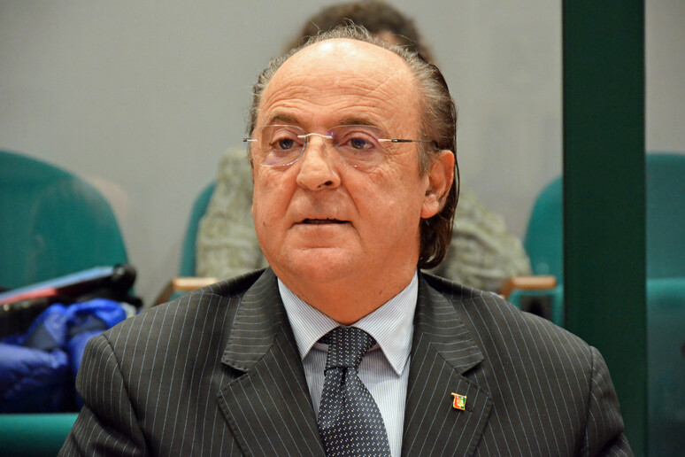 - RIPRODUZIONE RISERVATA