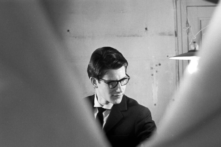 Yves Saint Laurent - RIPRODUZIONE RISERVATA