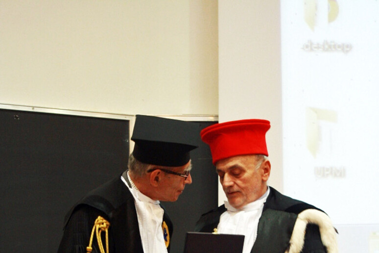 - RIPRODUZIONE RISERVATA
