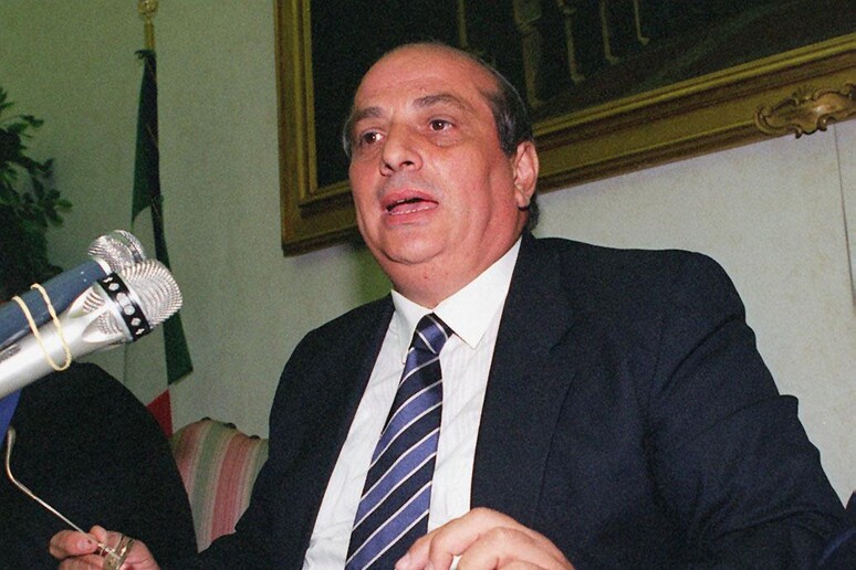 - RIPRODUZIONE RISERVATA