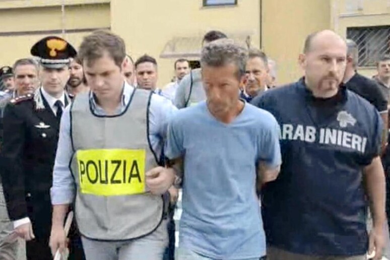 - RIPRODUZIONE RISERVATA