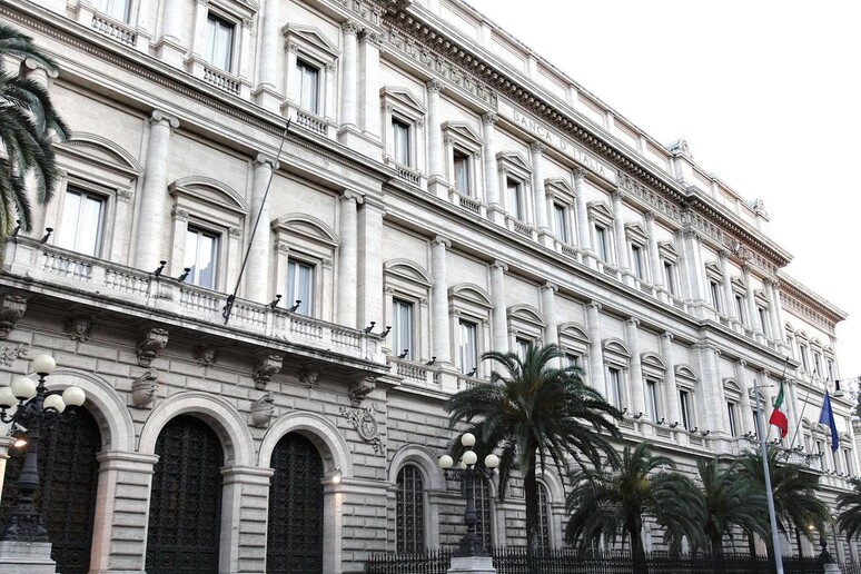 - RIPRODUZIONE RISERVATA