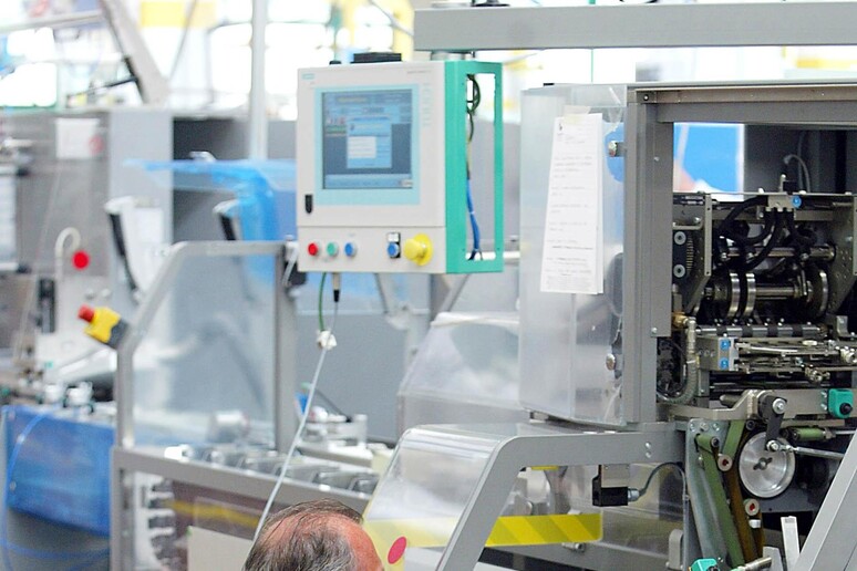 - RIPRODUZIONE RISERVATA