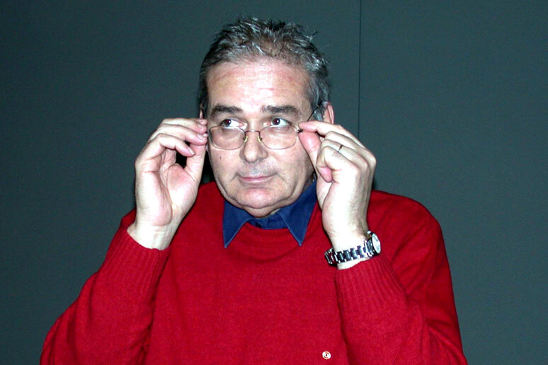 - RIPRODUZIONE RISERVATA
