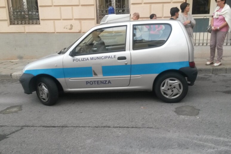 - RIPRODUZIONE RISERVATA