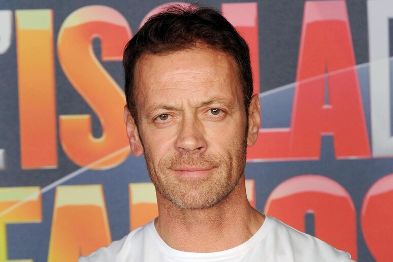 Rocco Siffredi finisce sulla Playa Desnuda all 'Isola dei Famosi - RIPRODUZIONE RISERVATA