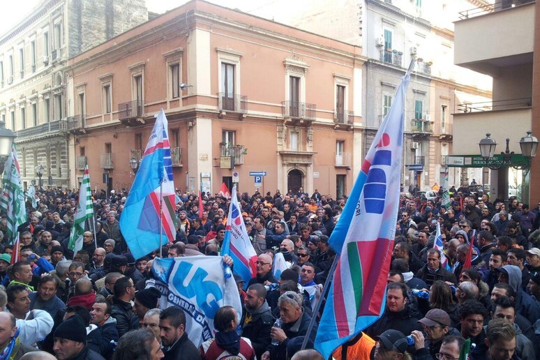 - RIPRODUZIONE RISERVATA