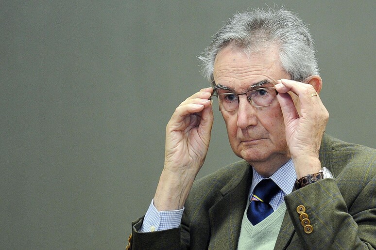 - RIPRODUZIONE RISERVATA