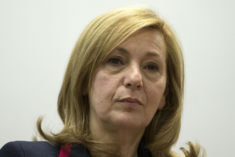 - RIPRODUZIONE RISERVATA