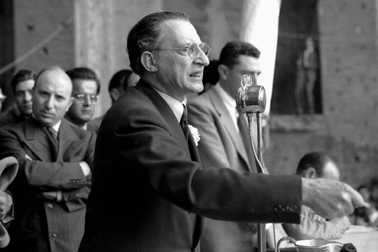 - RIPRODUZIONE RISERVATA