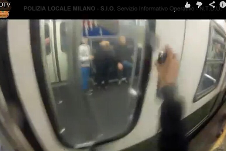 - RIPRODUZIONE RISERVATA