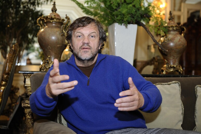 - RIPRODUZIONE RISERVATA