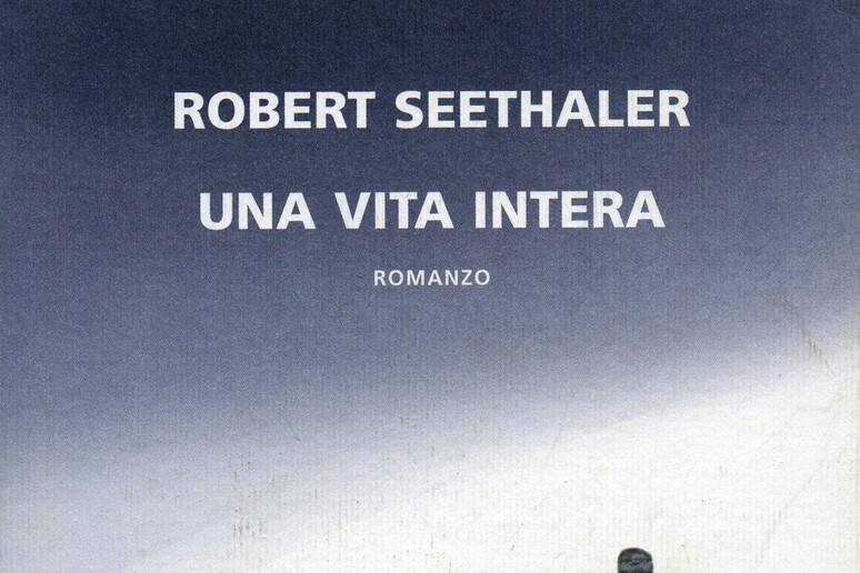 - RIPRODUZIONE RISERVATA