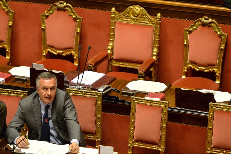 - RIPRODUZIONE RISERVATA