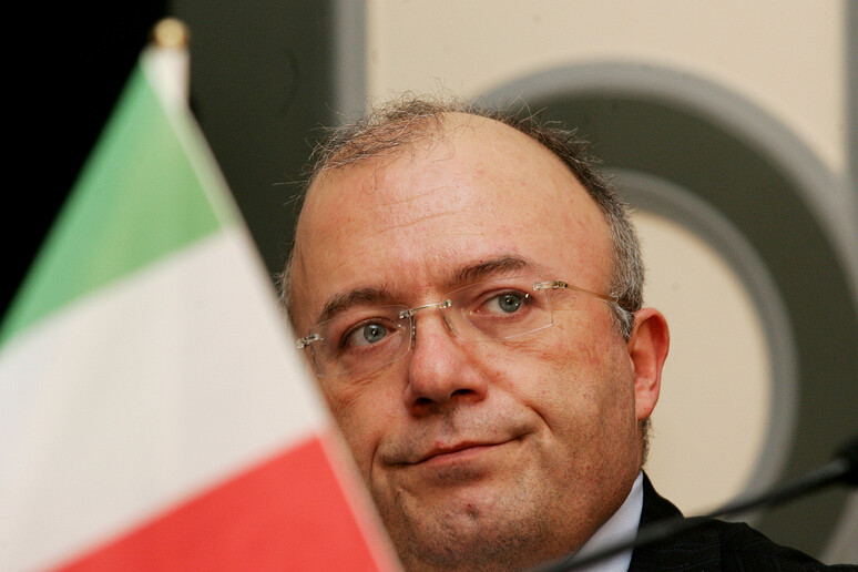 - RIPRODUZIONE RISERVATA