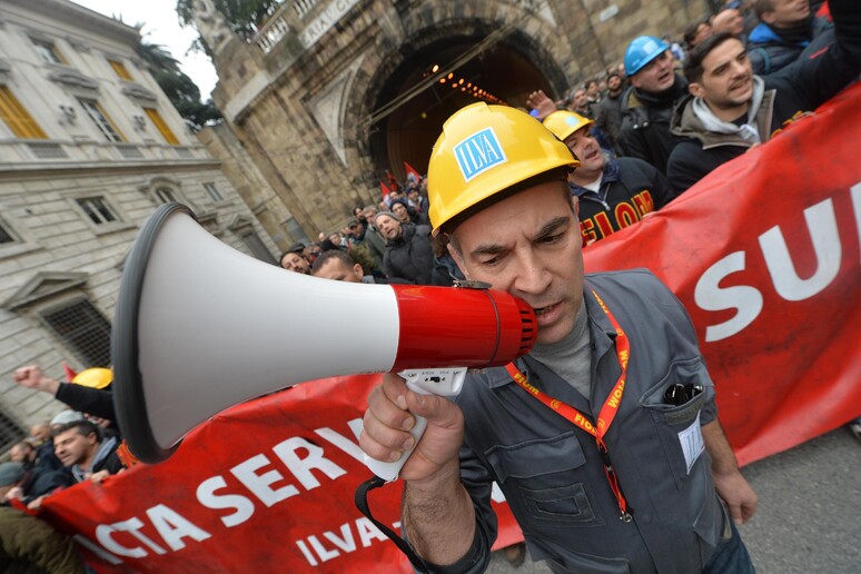 - RIPRODUZIONE RISERVATA