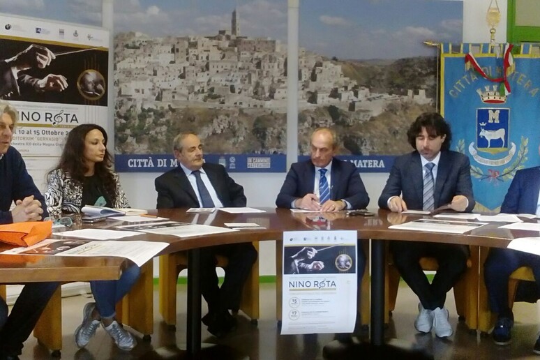 - RIPRODUZIONE RISERVATA