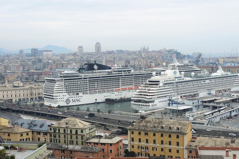 - RIPRODUZIONE RISERVATA