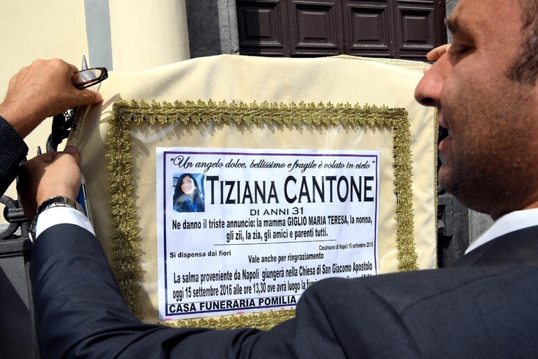- RIPRODUZIONE RISERVATA