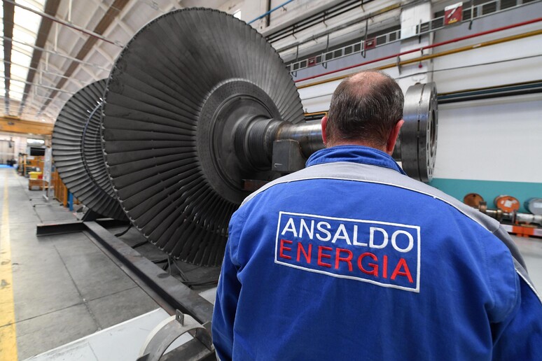 - RIPRODUZIONE RISERVATA