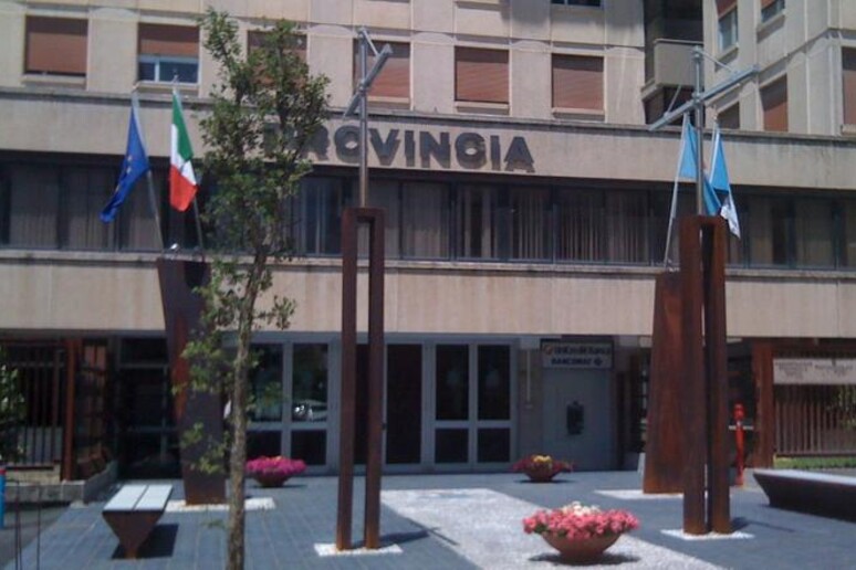 - RIPRODUZIONE RISERVATA