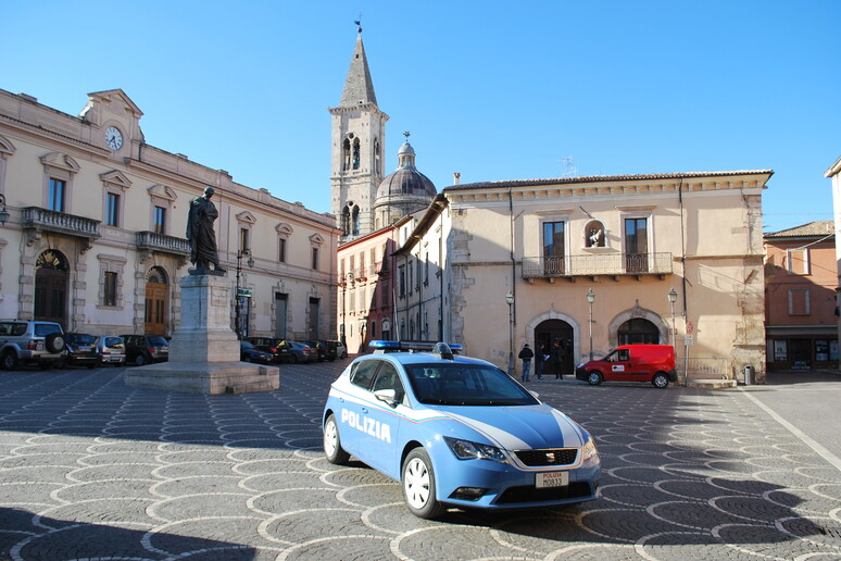 - RIPRODUZIONE RISERVATA