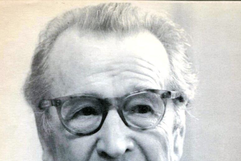 - RIPRODUZIONE RISERVATA