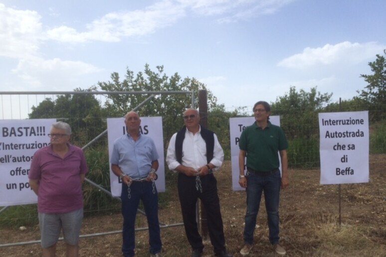 - RIPRODUZIONE RISERVATA