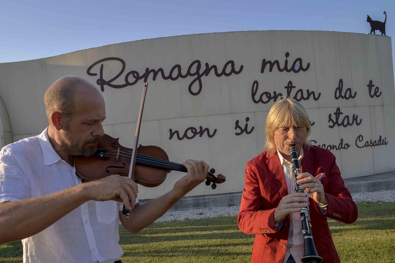 - RIPRODUZIONE RISERVATA
