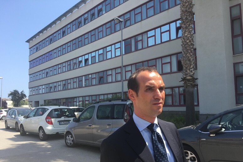 - RIPRODUZIONE RISERVATA