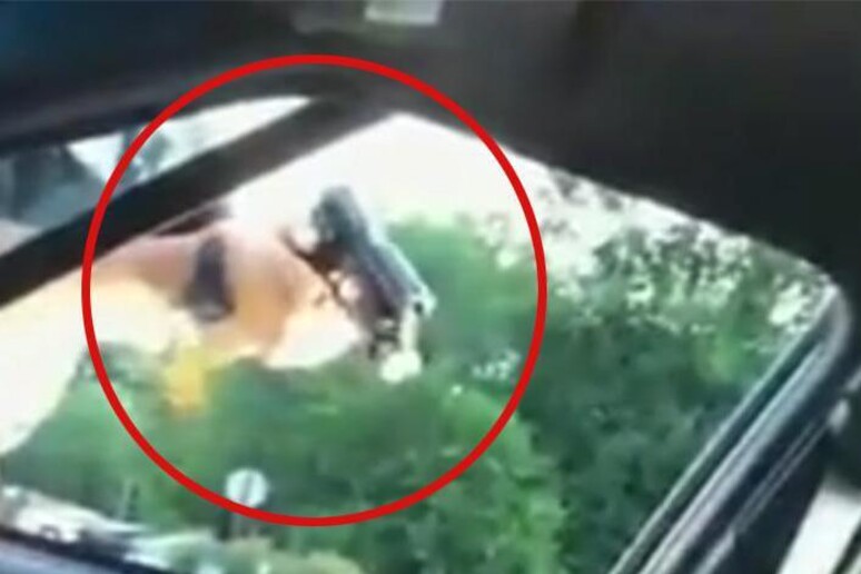 Usa:ancora un afroamericano ucciso da agente,c ' video - RIPRODUZIONE RISERVATA