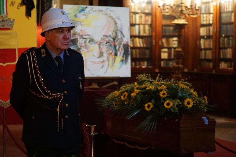 - RIPRODUZIONE RISERVATA