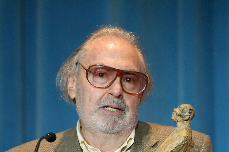 - RIPRODUZIONE RISERVATA