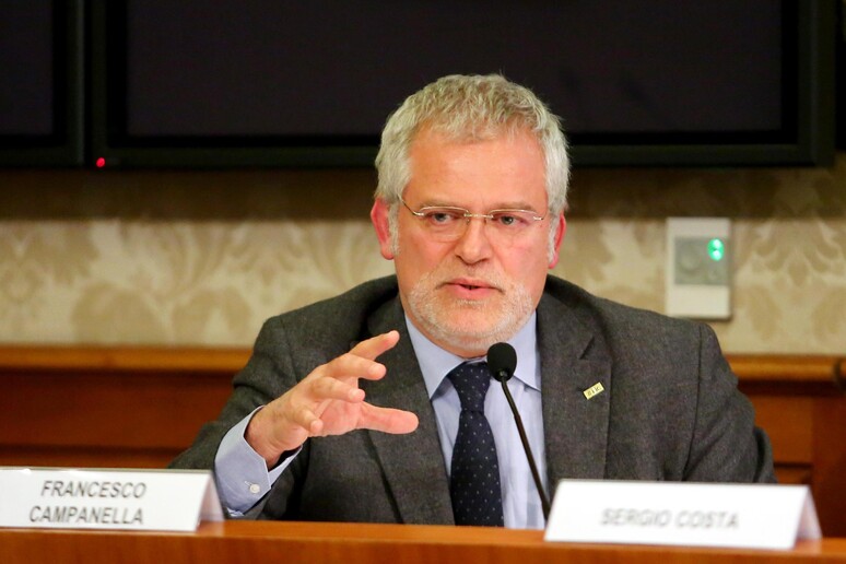 - RIPRODUZIONE RISERVATA