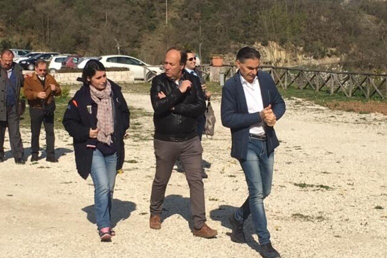- RIPRODUZIONE RISERVATA