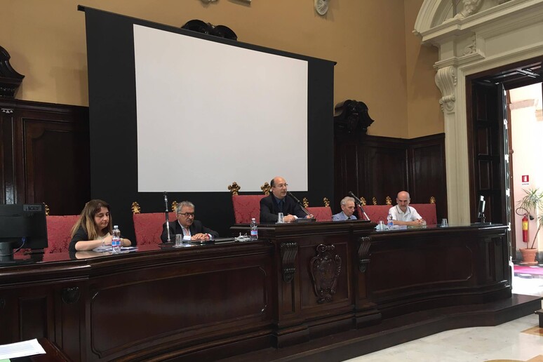 - RIPRODUZIONE RISERVATA