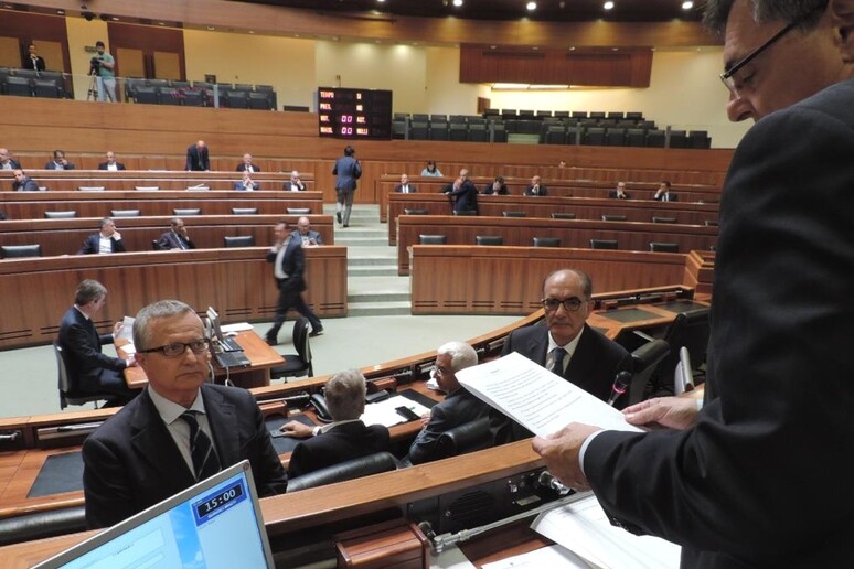 - RIPRODUZIONE RISERVATA