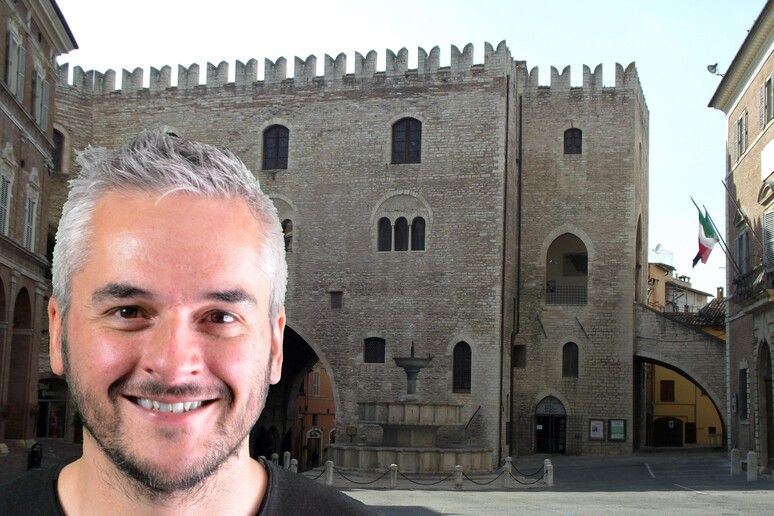 - RIPRODUZIONE RISERVATA