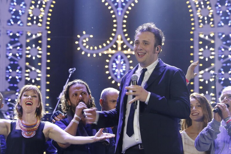 Notte Taranta: Gualazzi show, morde tradizione con lo swing - RIPRODUZIONE RISERVATA