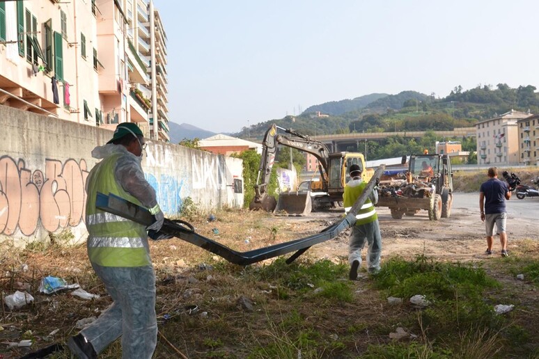 - RIPRODUZIONE RISERVATA