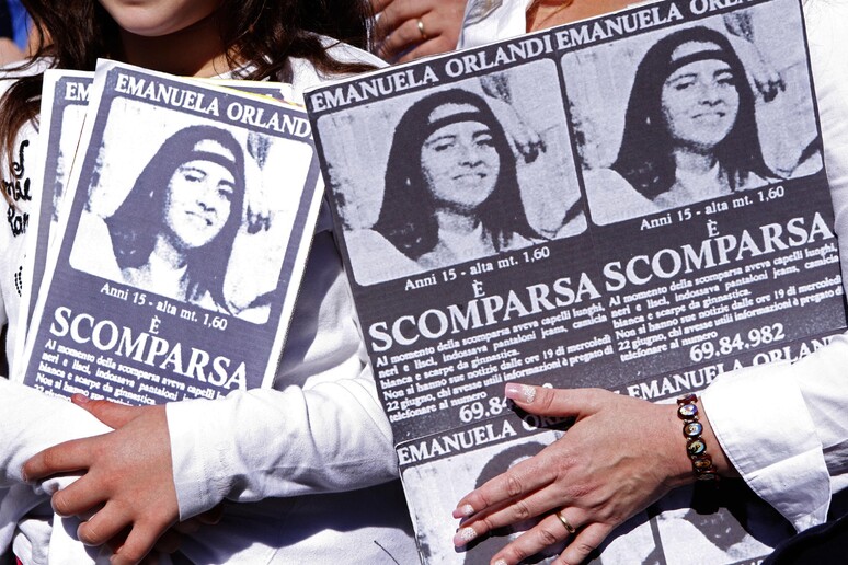 - RIPRODUZIONE RISERVATA