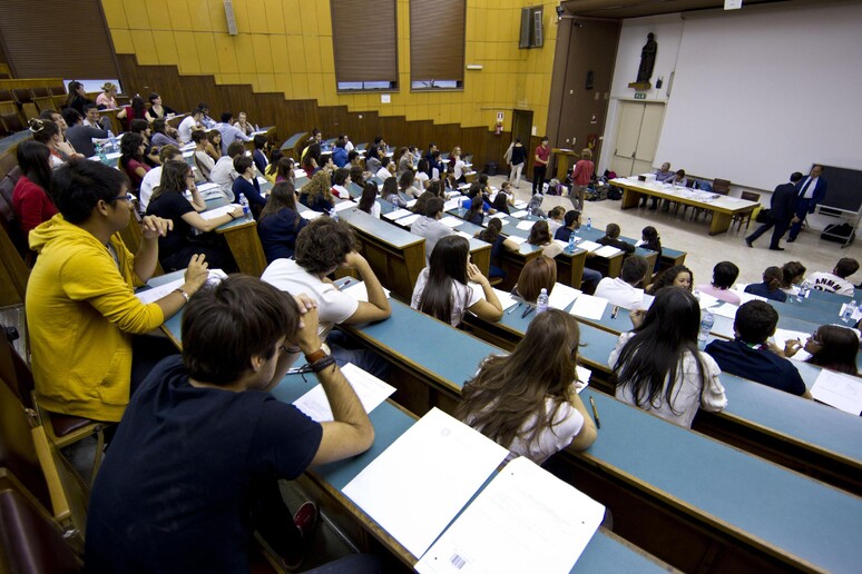 Un 'aula universitaria in una foto di archivio - RIPRODUZIONE RISERVATA
