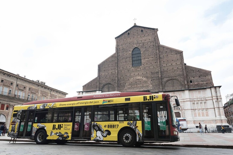 - RIPRODUZIONE RISERVATA