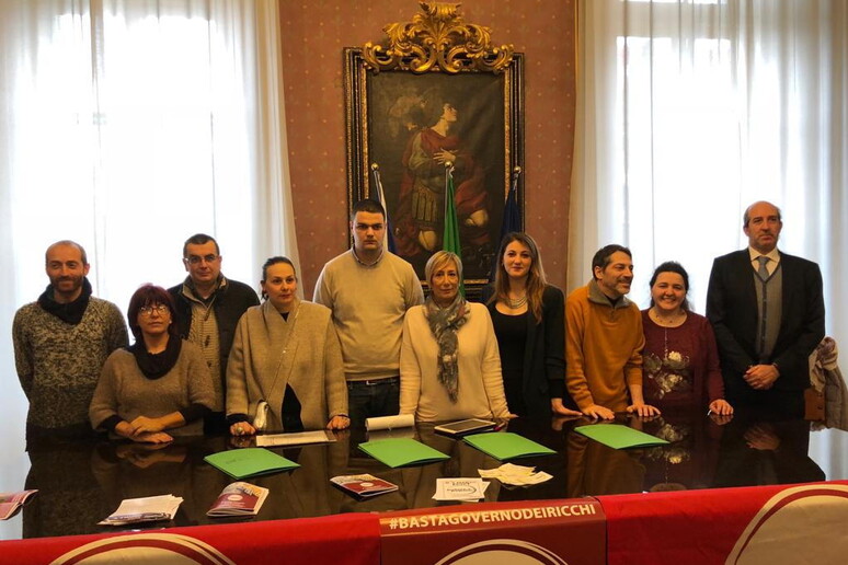 - RIPRODUZIONE RISERVATA