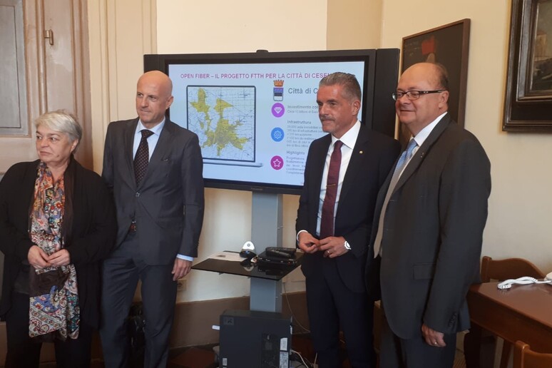 - RIPRODUZIONE RISERVATA